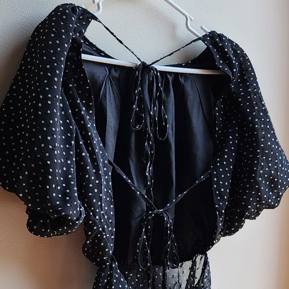 Nasty Gal Black/White Polka Dot Balloon Sleeve Open Back Blouse Size 2 - Picture 12 of 16